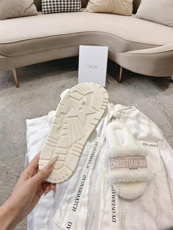 20251128184318884 220